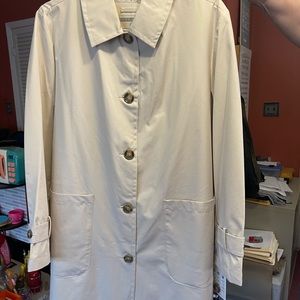 Bernardo Women’ Lightweight Raincoat